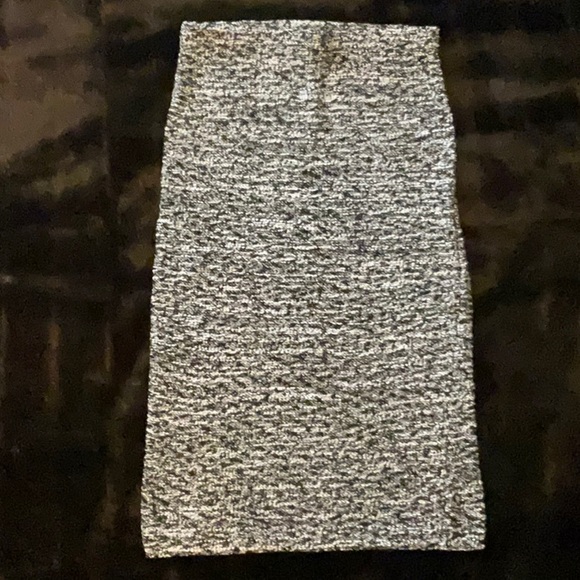 St. John New with tags midi skirt - Picture 1 of 4